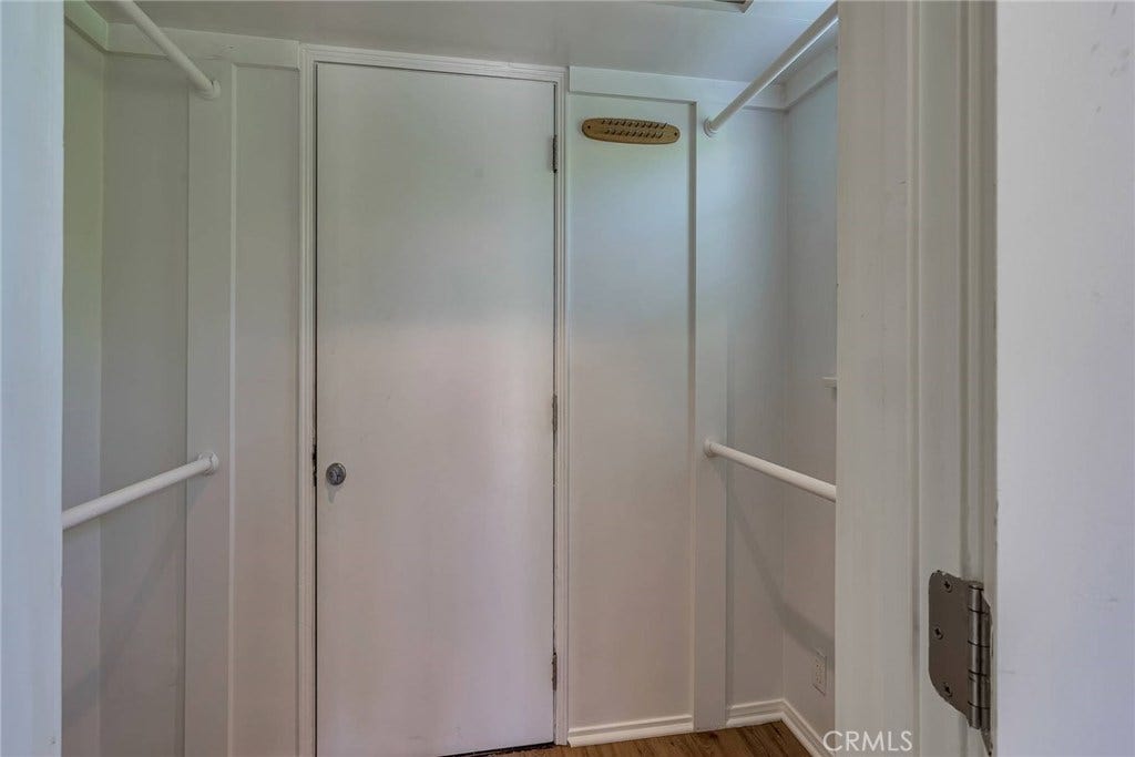 313 Venice Way, Venice, CA 90291