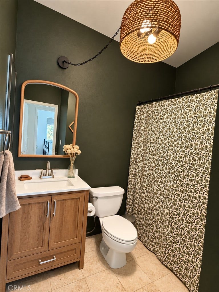 284 Heavenly Valley, Newbury Park, CA 91320 Hall Bathroom