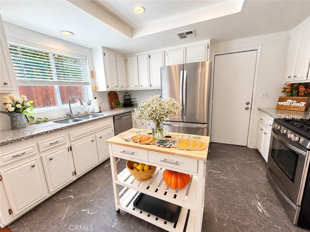 284 Heavenly Valley, Newbury Park, CA 91320 Kitchen