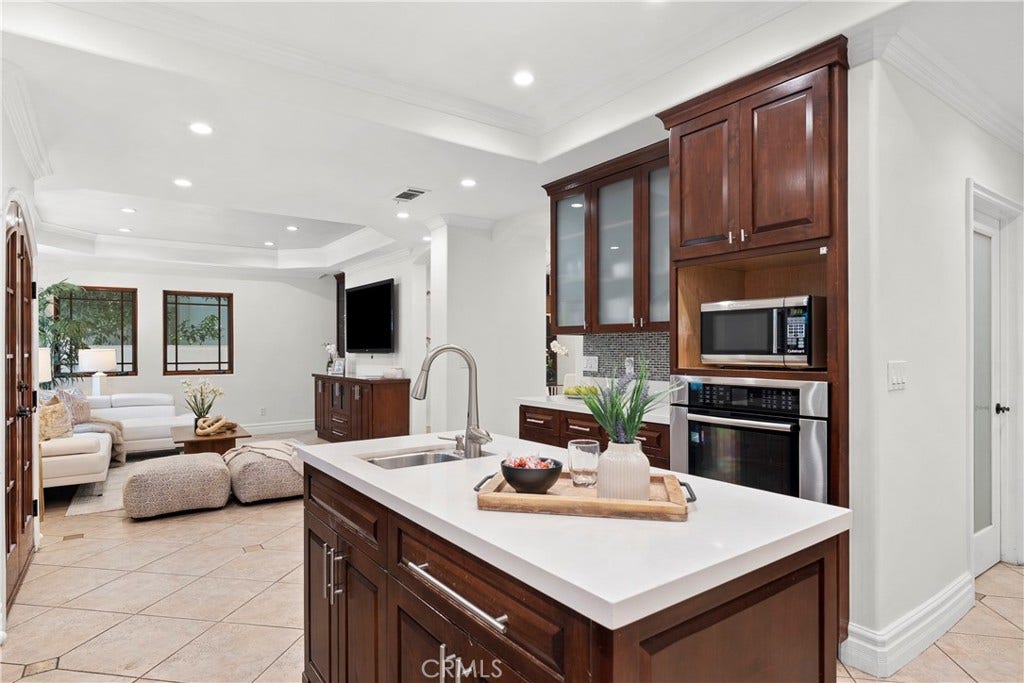 15014 Valleyheart, Sherman Oaks, CA 91403 15014 Valleyheart, Sherman Oaks, CA 91403