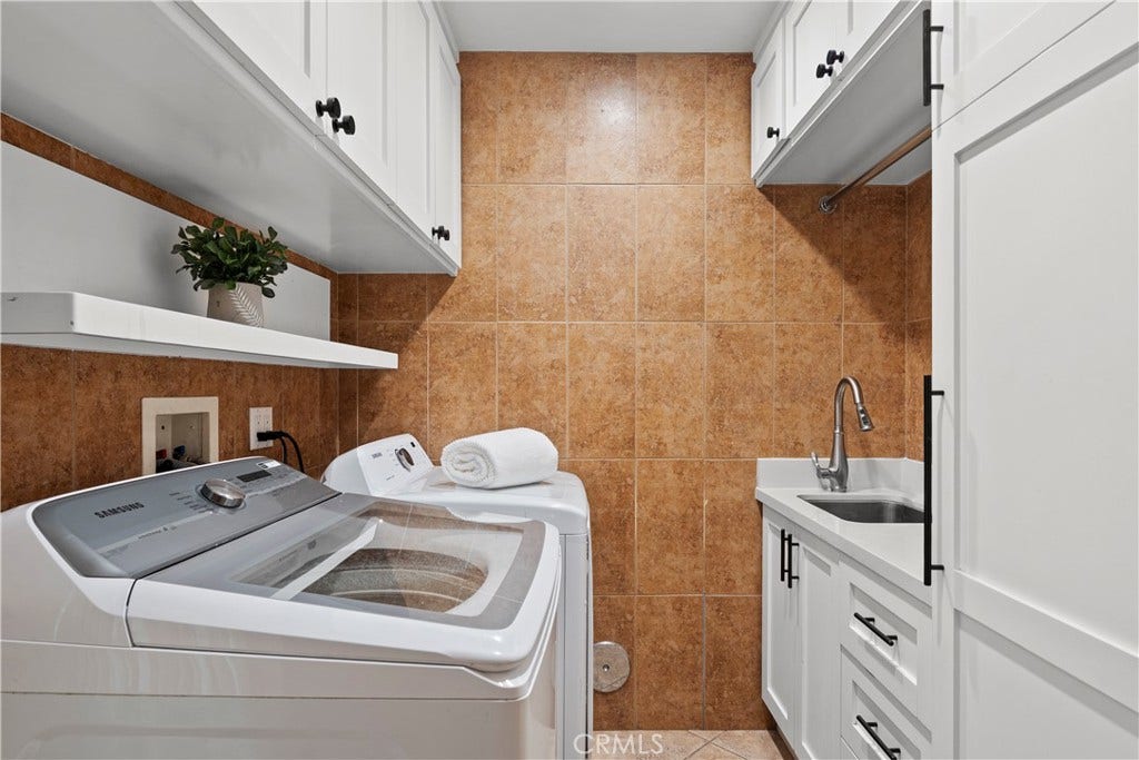 15014 Valleyheart, Sherman Oaks, CA 91403 15014 Valleyheart, Sherman Oaks, CA 91403