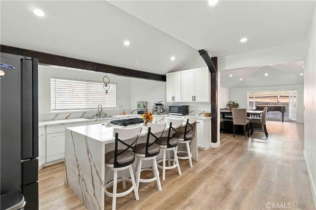8633 Zelzah, Northridge, CA 91325