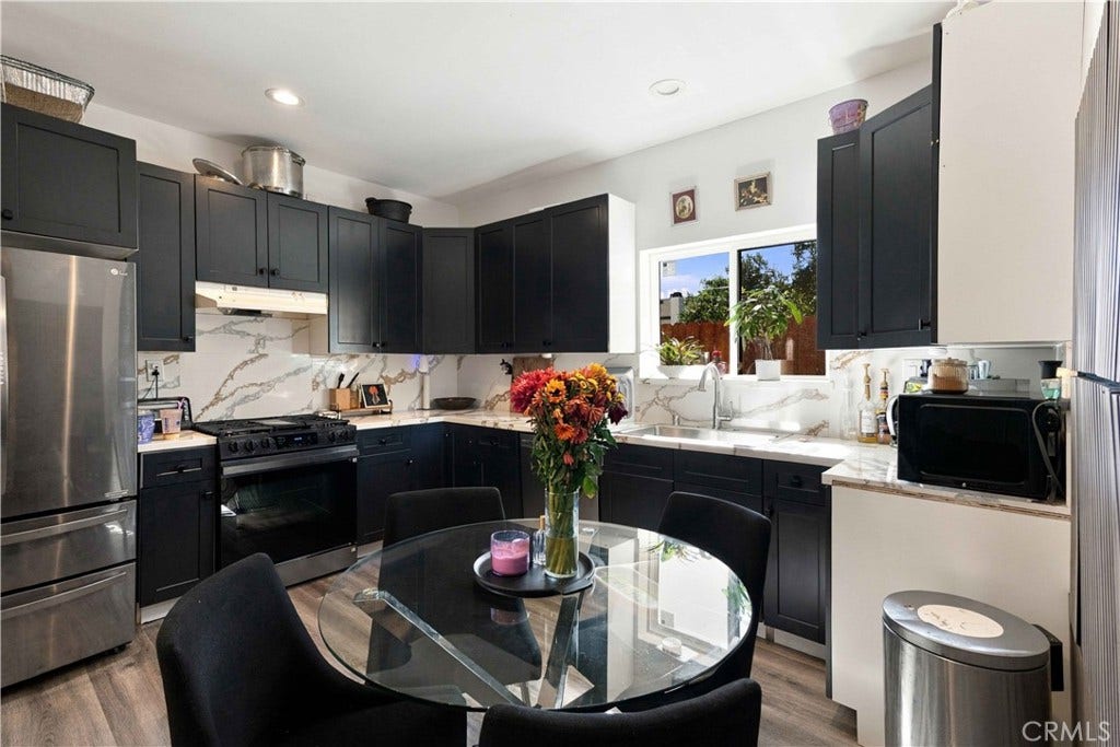 8633 Zelzah, Northridge, CA 91325