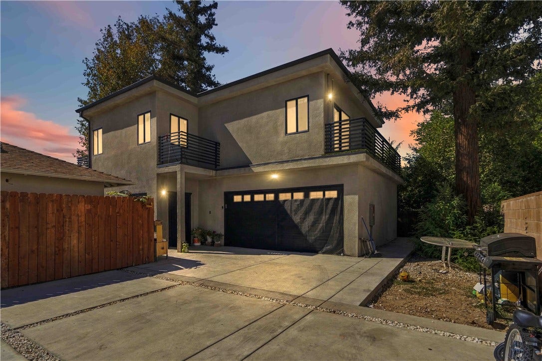 8633 Zelzah, Northridge, CA 91325