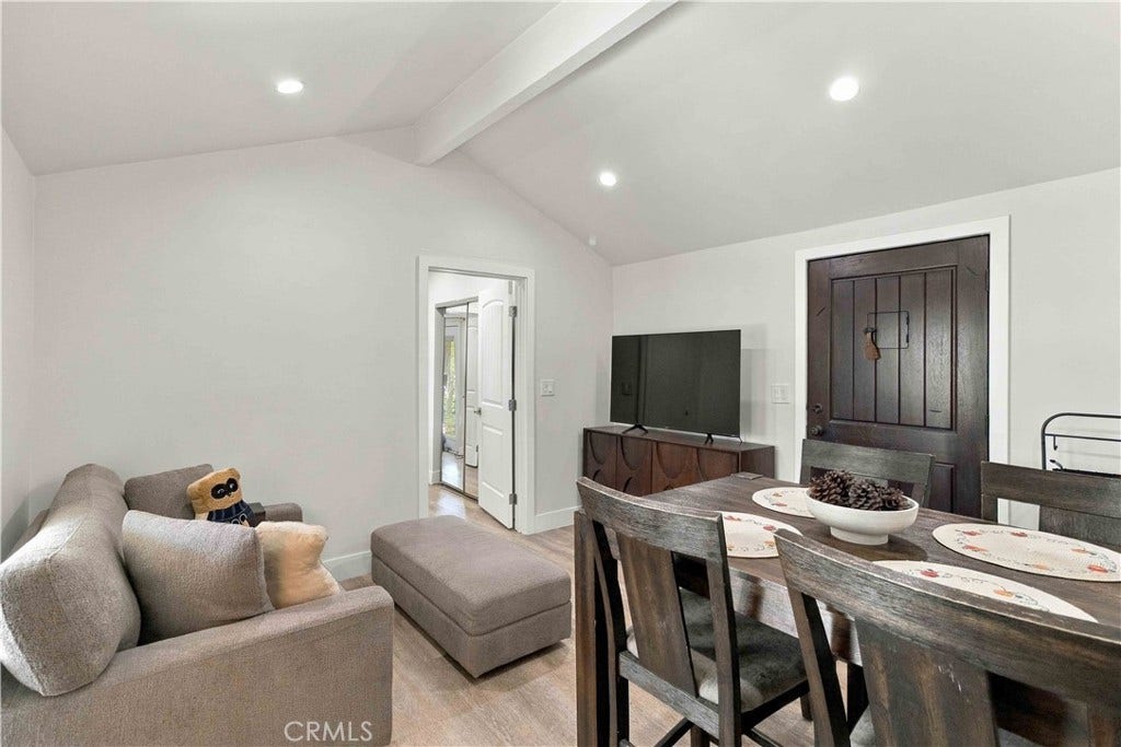 8633 Zelzah, Northridge, CA 91325