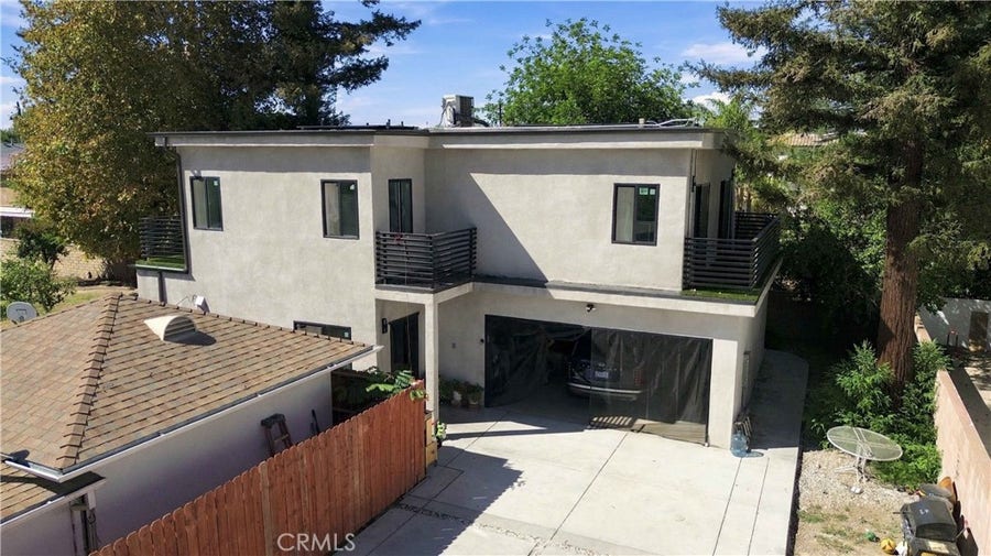 Property photo for 8633 Zelzah, Northridge, CA