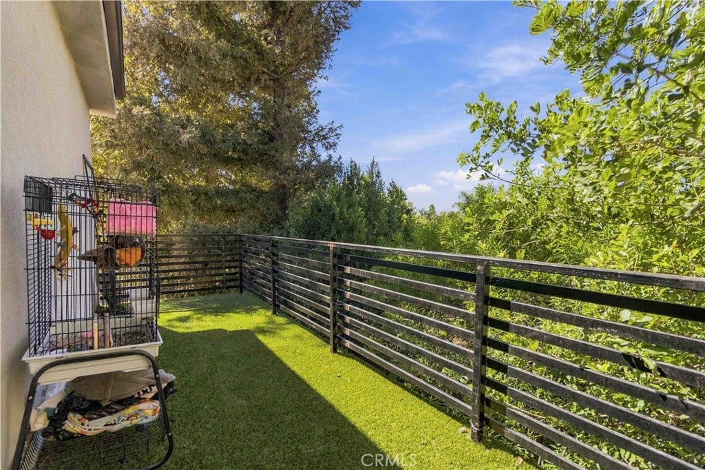 8633 Zelzah, Northridge, CA 91325