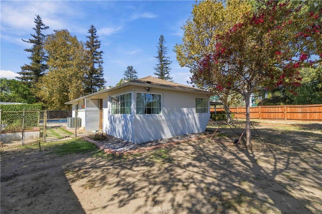 8633 Zelzah, Northridge, CA 91325
