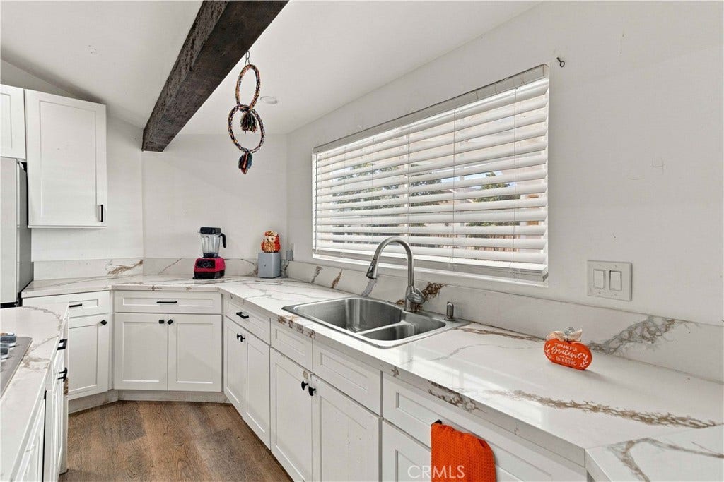 8633 Zelzah, Northridge, CA 91325