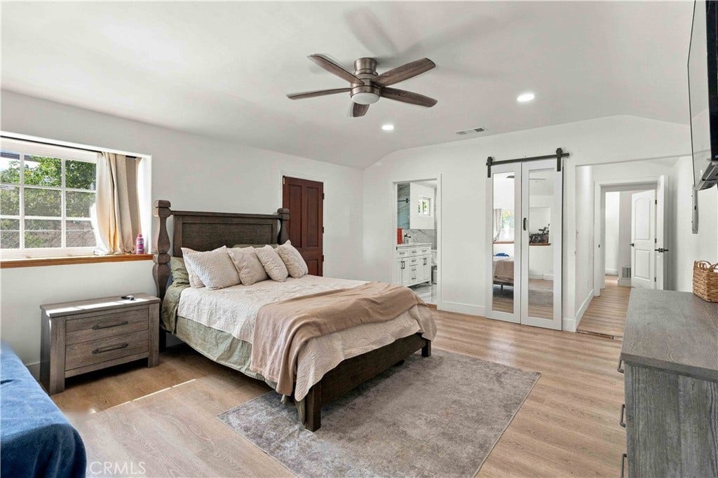8633 Zelzah, Northridge, CA 91325