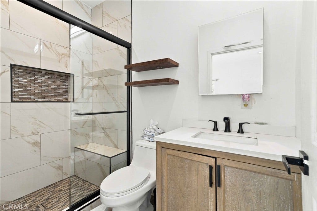 8633 Zelzah, Northridge, CA 91325