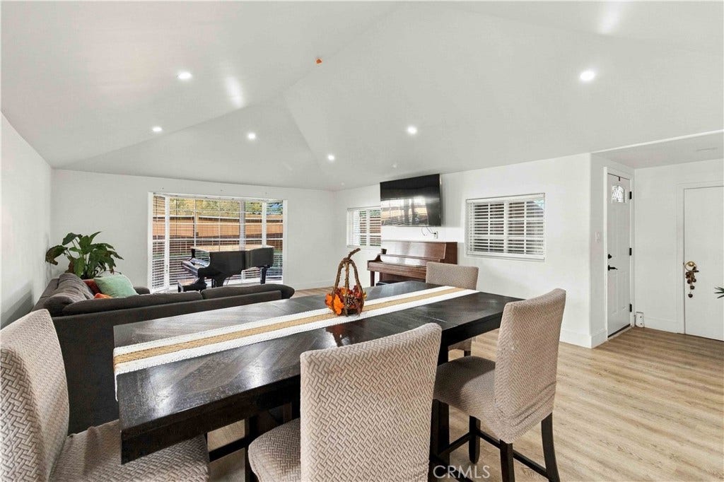 8633 Zelzah, Northridge, CA 91325