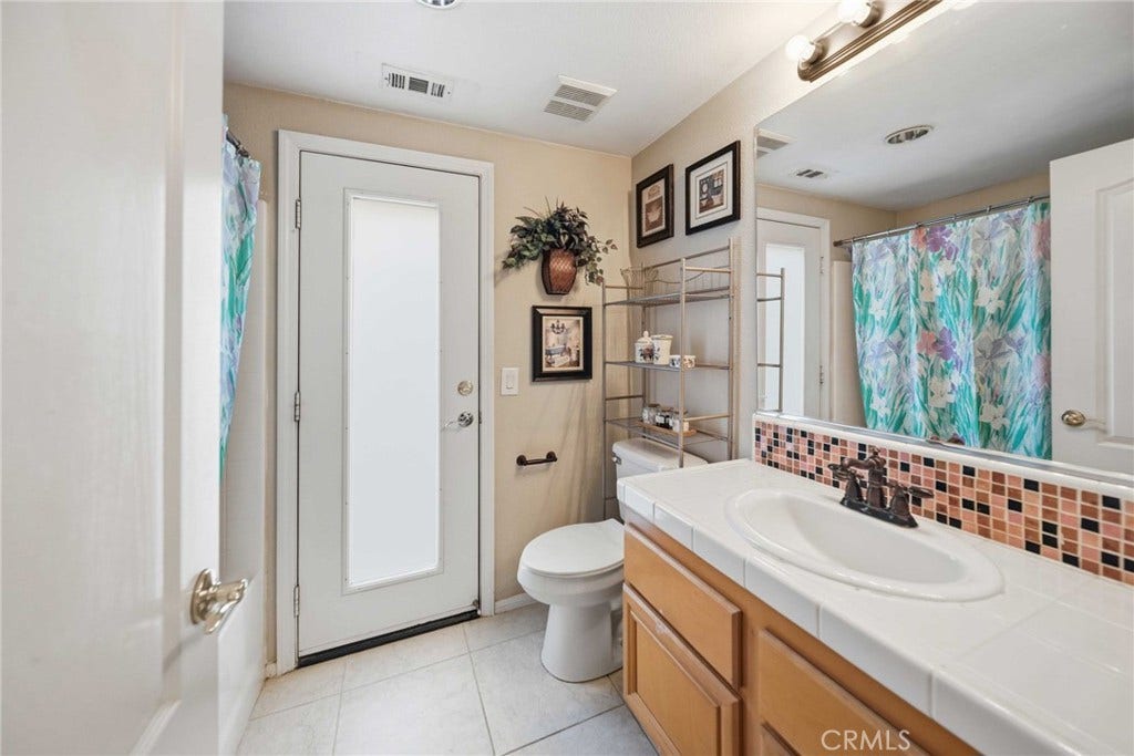 3253 Vahn Lane, Lancaster, CA 93536 3253 Vahn Lane, Lancaster, CA 93536
