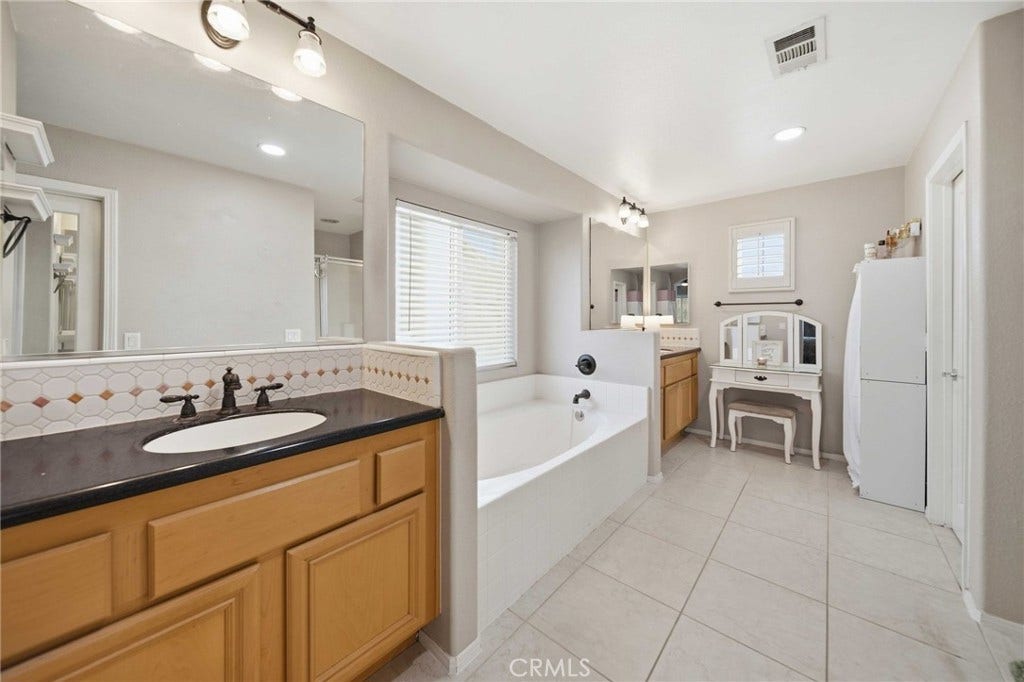 3253 Vahn Lane, Lancaster, CA 93536 3253 Vahn Lane, Lancaster, CA 93536