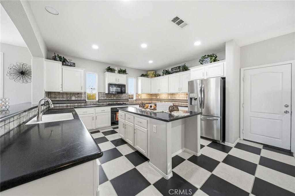 3253 Vahn Lane, Lancaster, CA 93536 3253 Vahn Lane, Lancaster, CA 93536