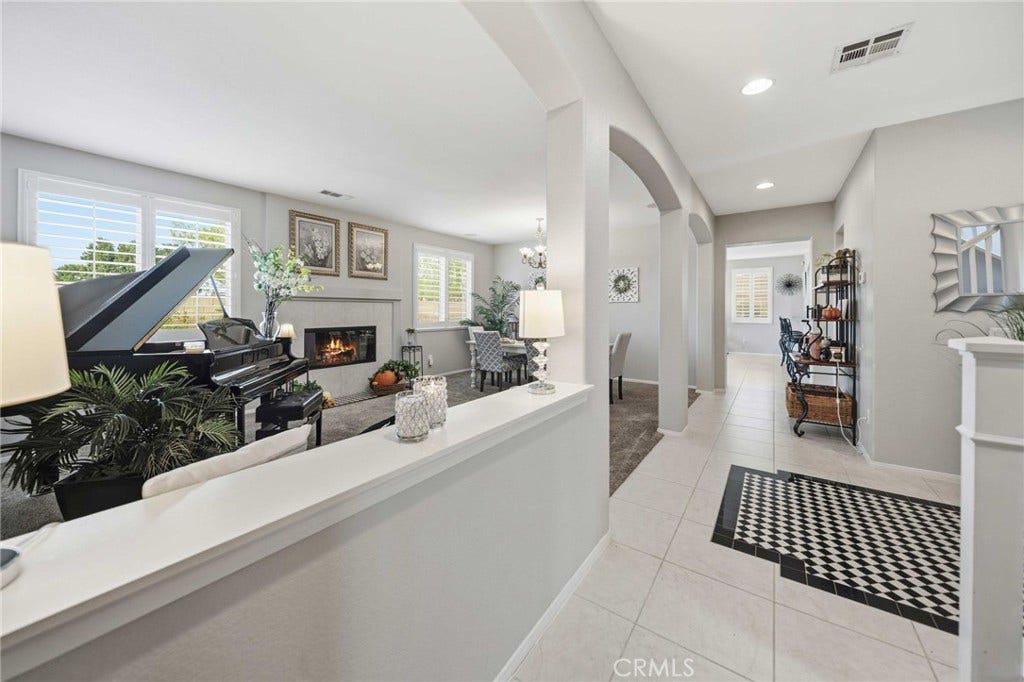 3253 Vahn Lane, Lancaster, CA 93536 3253 Vahn Lane, Lancaster, CA 93536