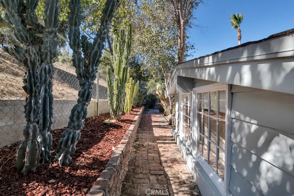 4559 Ensenada Drive, Woodland Hills, CA 91364 4559 Ensenada Drive, Woodland Hills, CA 91364