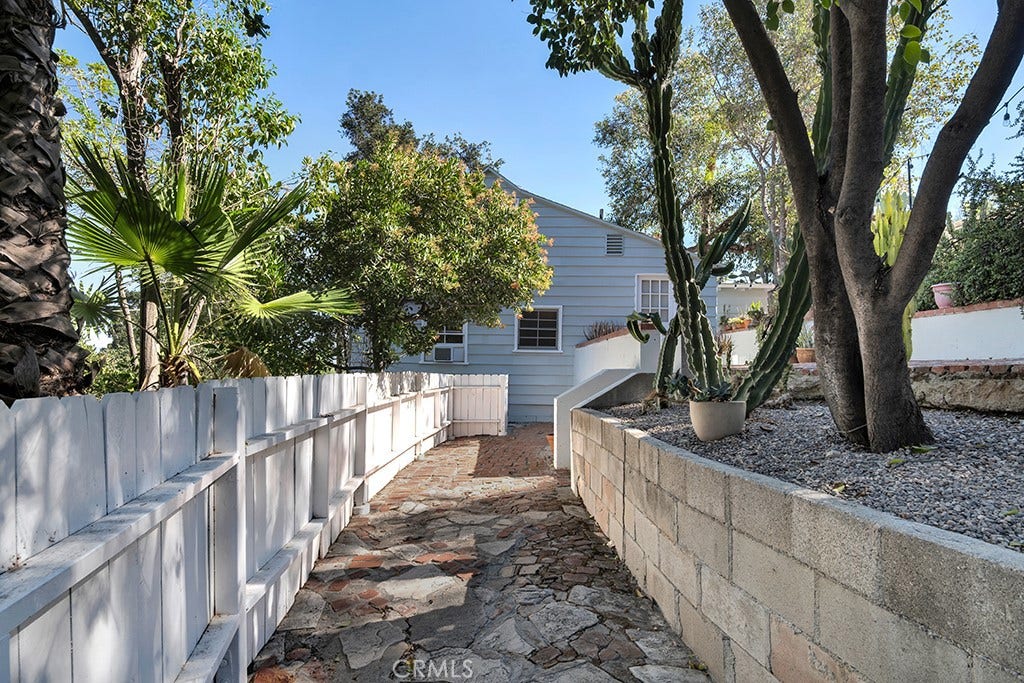 4559 Ensenada Drive, Woodland Hills, CA 91364 4559 Ensenada Drive, Woodland Hills, CA 91364