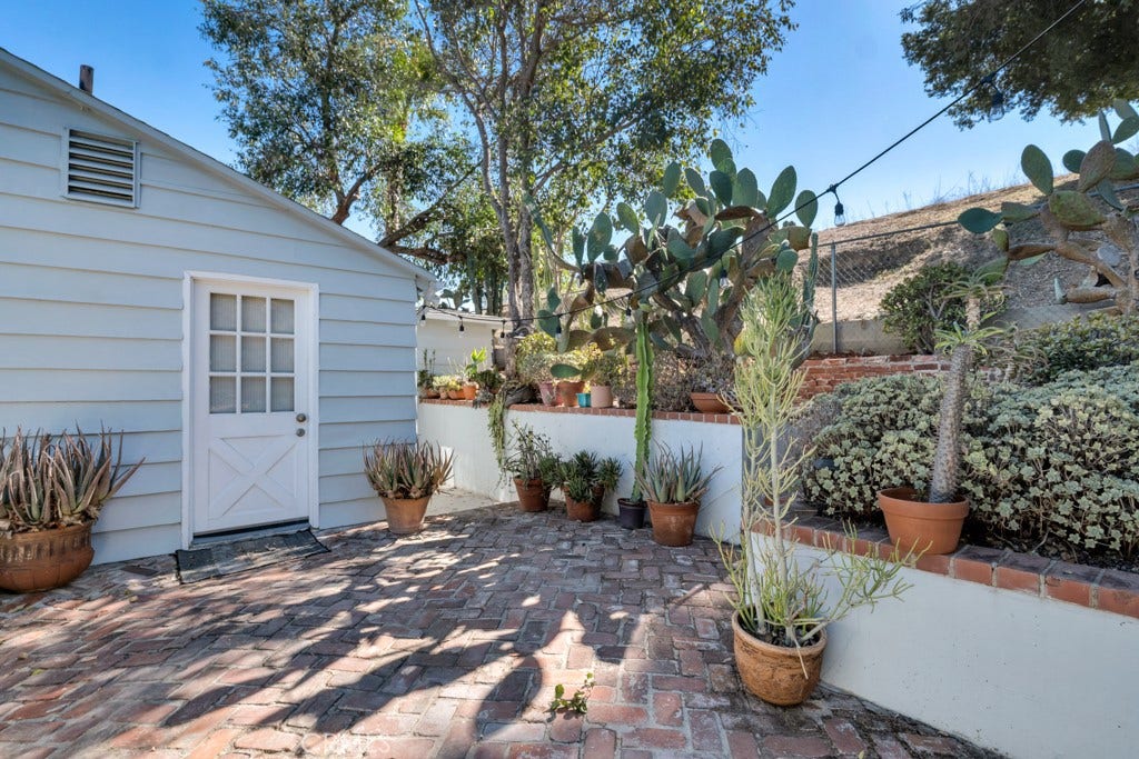 4559 Ensenada Drive, Woodland Hills, CA 91364 4559 Ensenada Drive, Woodland Hills, CA 91364