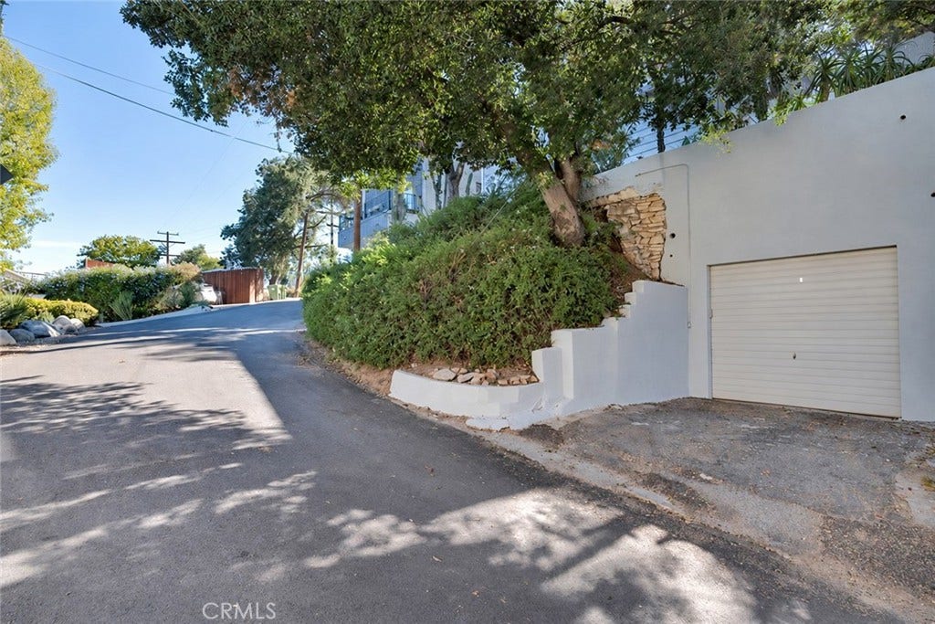 4559 Ensenada Drive, Woodland Hills, CA 91364 4559 Ensenada Drive, Woodland Hills, CA 91364