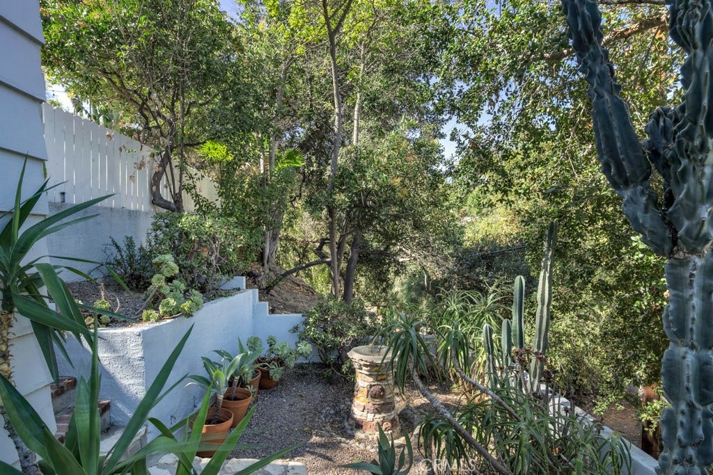 4559 Ensenada Drive, Woodland Hills, CA 91364 4559 Ensenada Drive, Woodland Hills, CA 91364