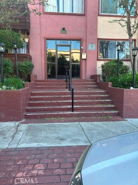Property photo for 5403 Newcastle, Encino, CA