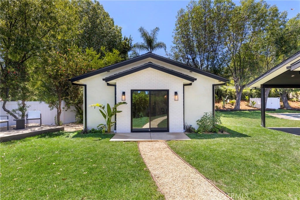 5200 Armida Drive, Woodland Hills, CA 91364 5200 Armida Drive, Woodland Hills, CA 91364