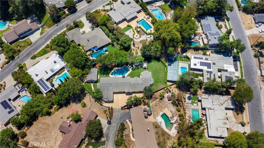 5200 Armida Drive, Woodland Hills, CA 91364 5200 Armida Drive, Woodland Hills, CA 91364