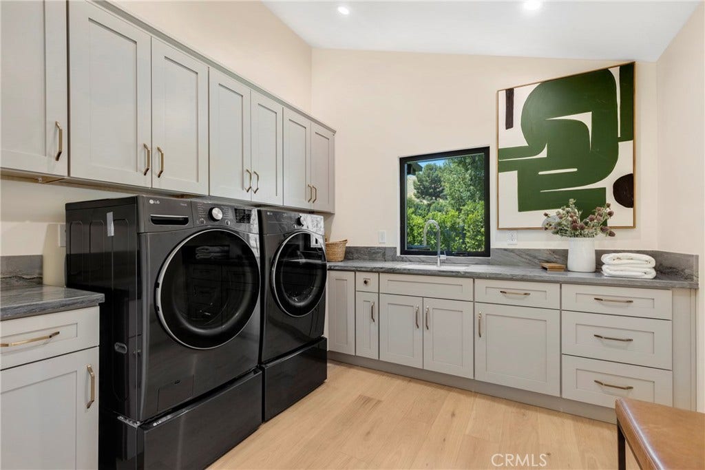 5200 Armida Drive, Woodland Hills, CA 91364 5200 Armida Drive, Woodland Hills, CA 91364