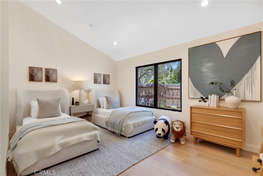 5200 Armida Drive, Woodland Hills, CA 91364 5200 Armida Drive, Woodland Hills, CA 91364