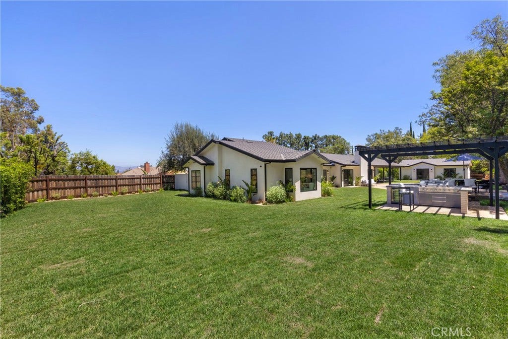 5200 Armida Drive, Woodland Hills, CA 91364 5200 Armida Drive, Woodland Hills, CA 91364