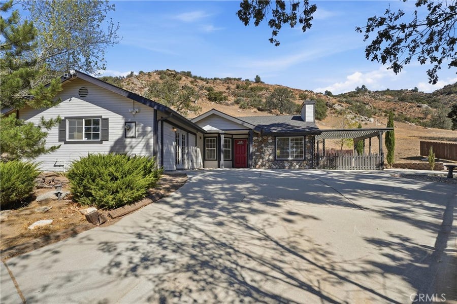 Property photo for 26631 Bear Valley, Tehachapi, CA
