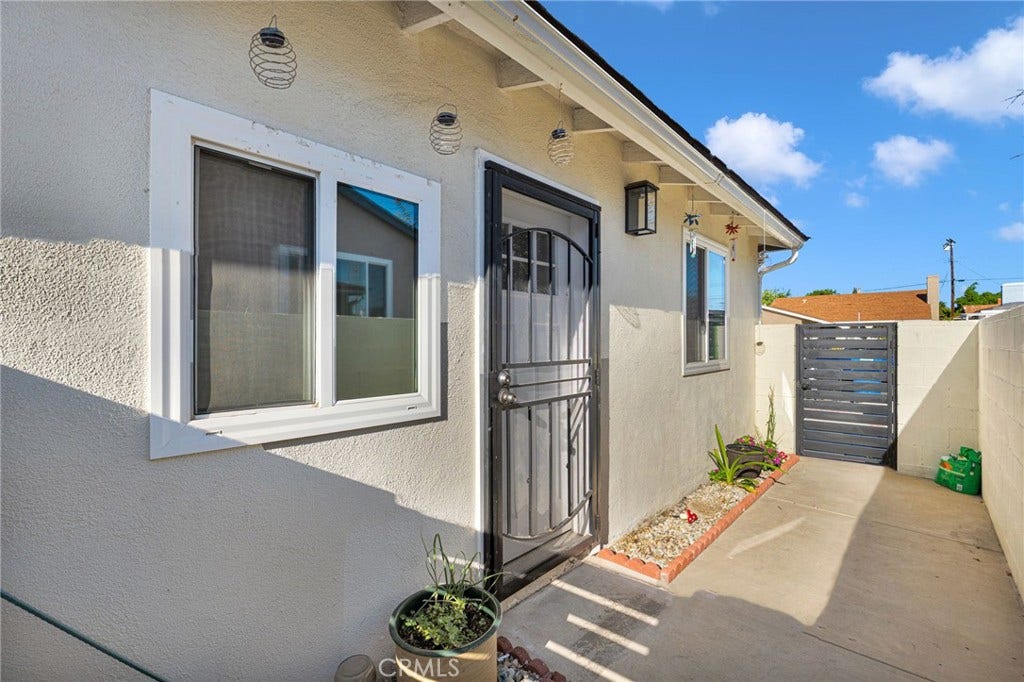 13524 Debell, Arleta, CA 91331 13524 Debell, Arleta, CA 91331