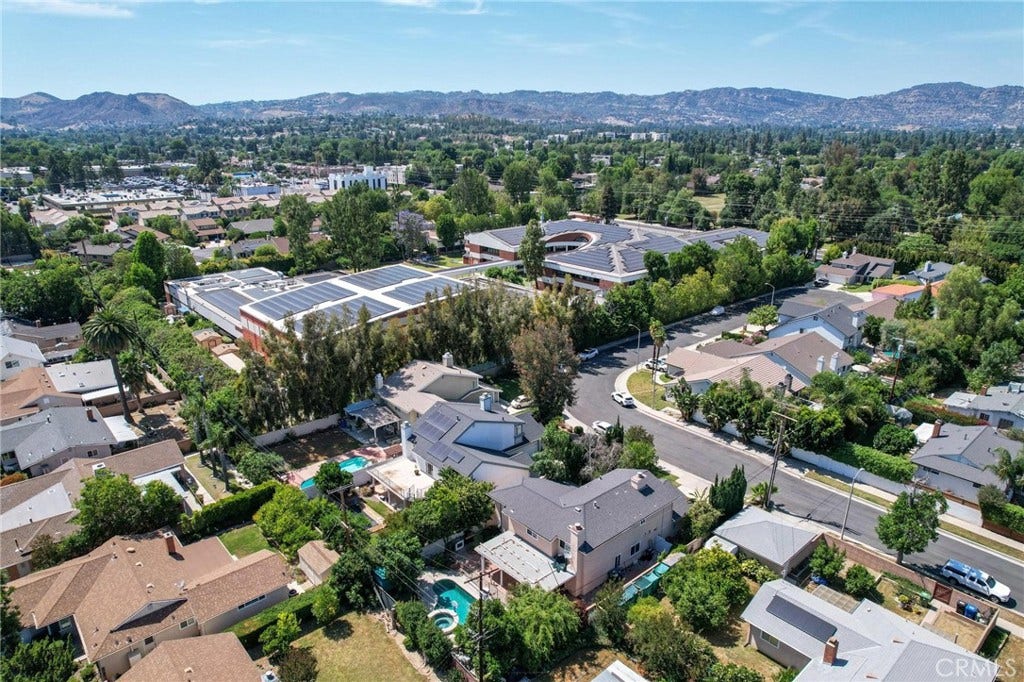 22606 Archwood Street, West Hills, CA 91307 22606 Archwood Street, West Hills, CA 91307