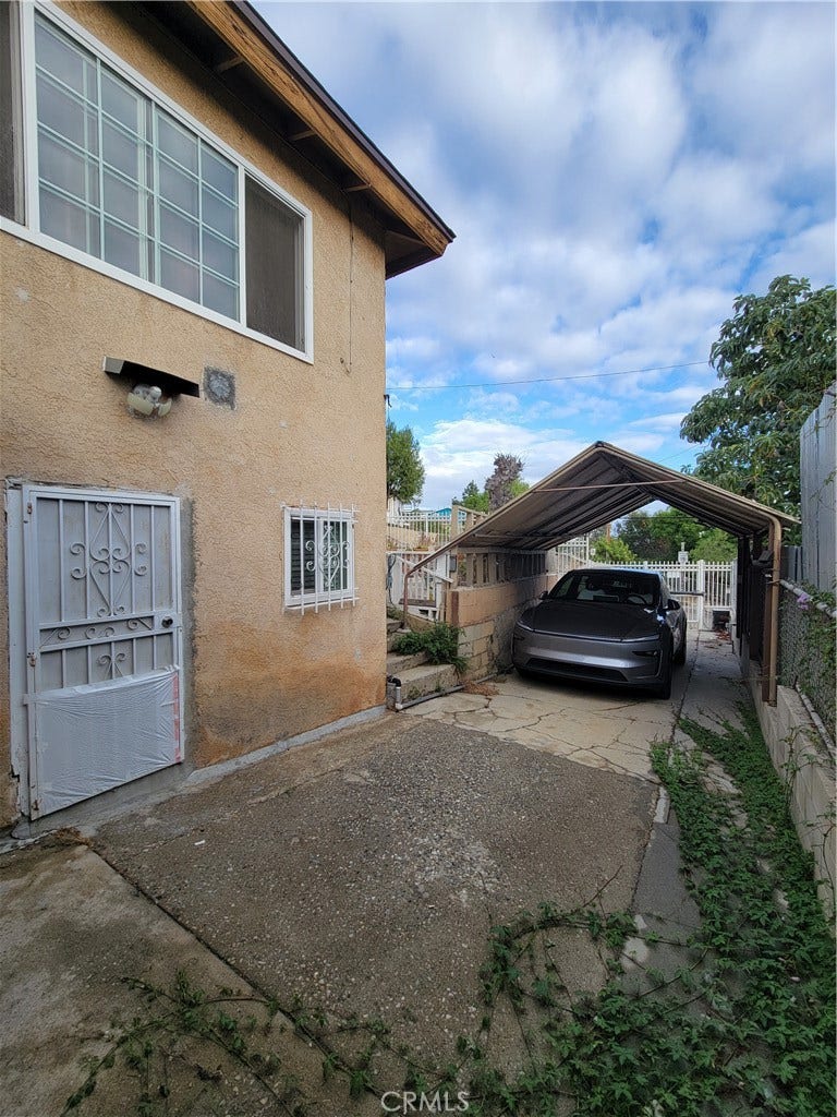 Property photo for 519 N Indiana, Los Angeles, CA