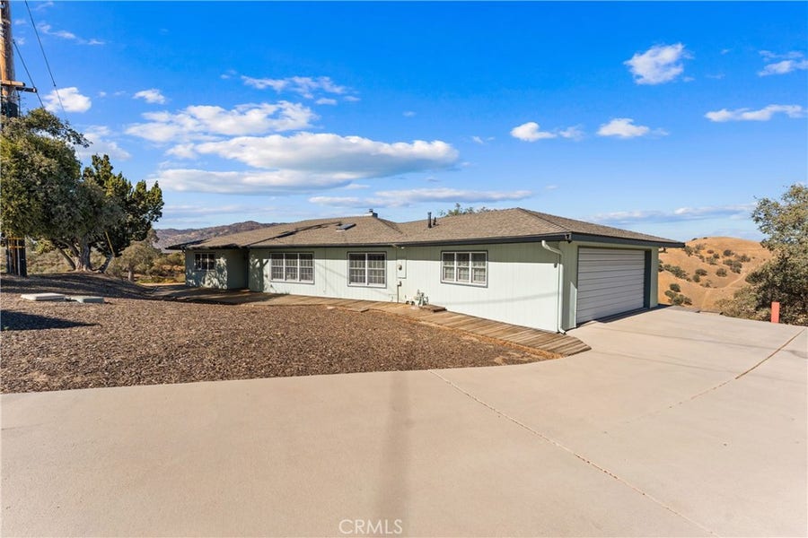 Property photo for 22901 Rim Way, Tehachapi, CA