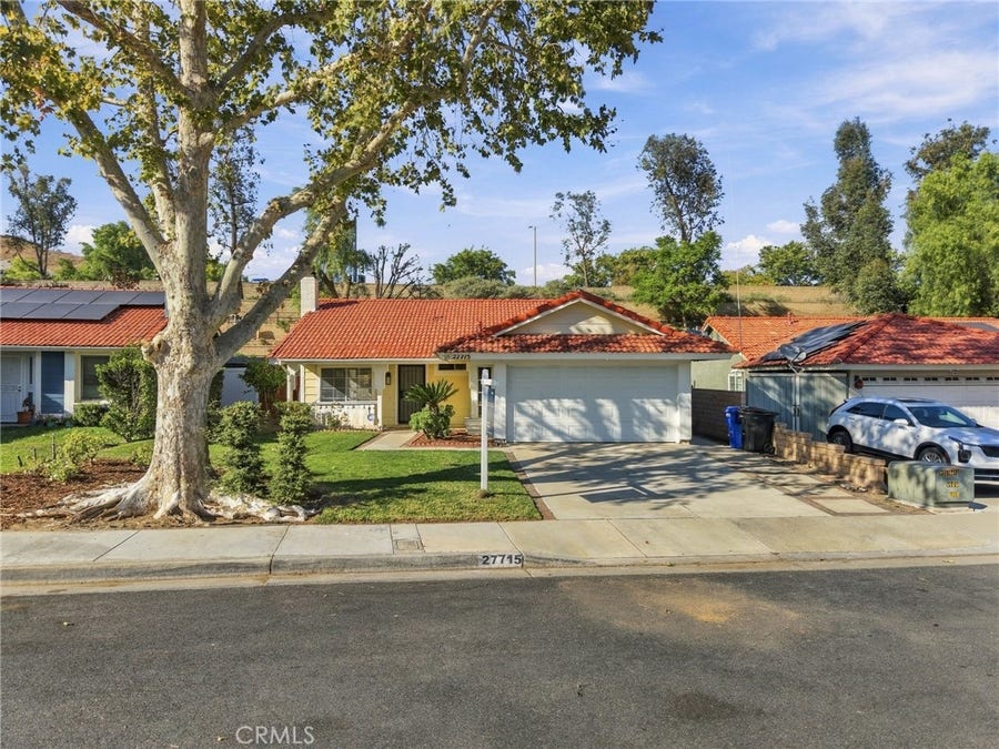 Property photo for 27715 Wakefield, Castaic, CA