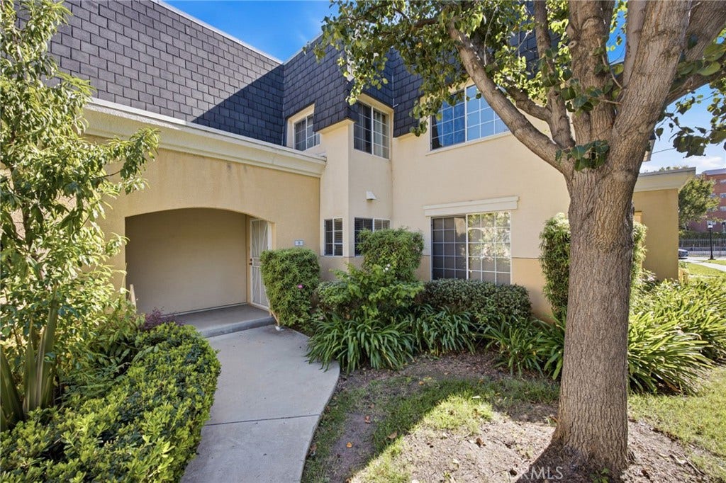 19208 Hamlin Street, #5, Reseda, CA 91335 19208 Hamlin Street, #5, Reseda, CA 91335