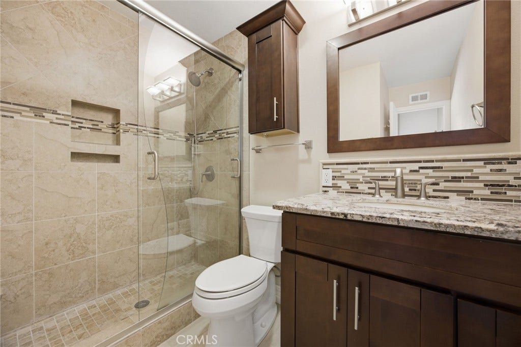 19208 Hamlin Street, #5, Reseda, CA 91335 19208 Hamlin Street, #5, Reseda, CA 91335