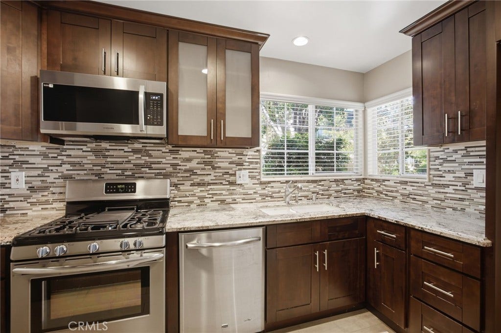 19208 Hamlin Street, #5, Reseda, CA 91335 19208 Hamlin Street, #5, Reseda, CA 91335