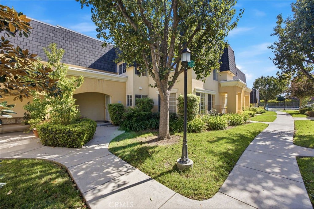 19208 Hamlin Street, #5, Reseda, CA 91335 19208 Hamlin Street, #5, Reseda, CA 91335