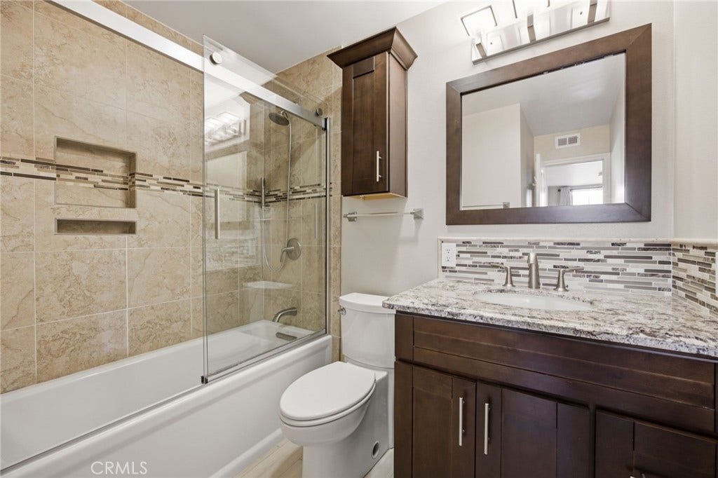 19208 Hamlin Street, #5, Reseda, CA 91335 19208 Hamlin Street, #5, Reseda, CA 91335