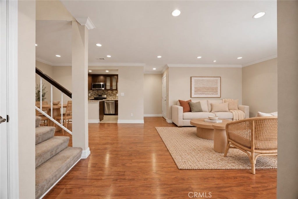19208 Hamlin Street, #5, Reseda, CA 91335 19208 Hamlin Street, #5, Reseda, CA 91335