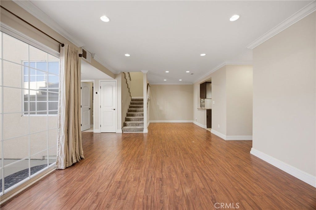 19208 Hamlin Street, #5, Reseda, CA 91335 19208 Hamlin Street, #5, Reseda, CA 91335