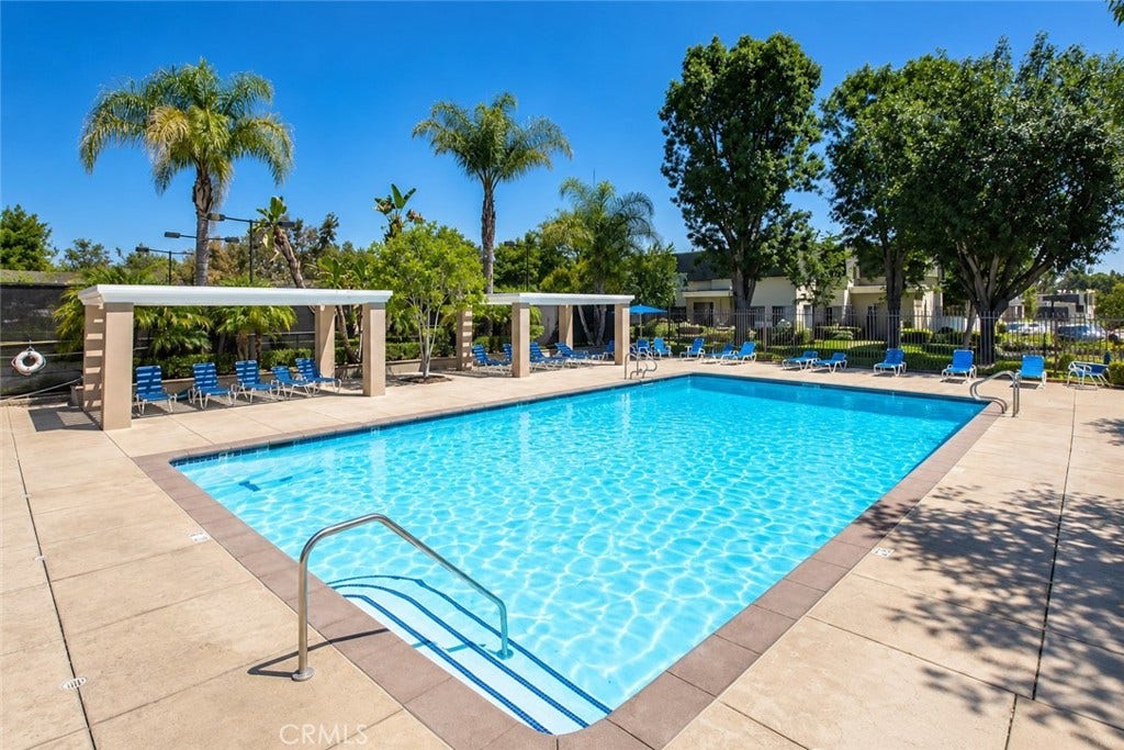 19208 Hamlin Street, #5, Reseda, CA 91335 19208 Hamlin Street, #5, Reseda, CA 91335