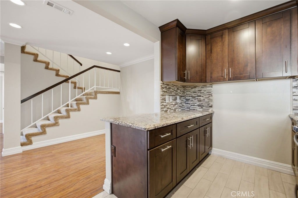 19208 Hamlin Street, #5, Reseda, CA 91335 19208 Hamlin Street, #5, Reseda, CA 91335