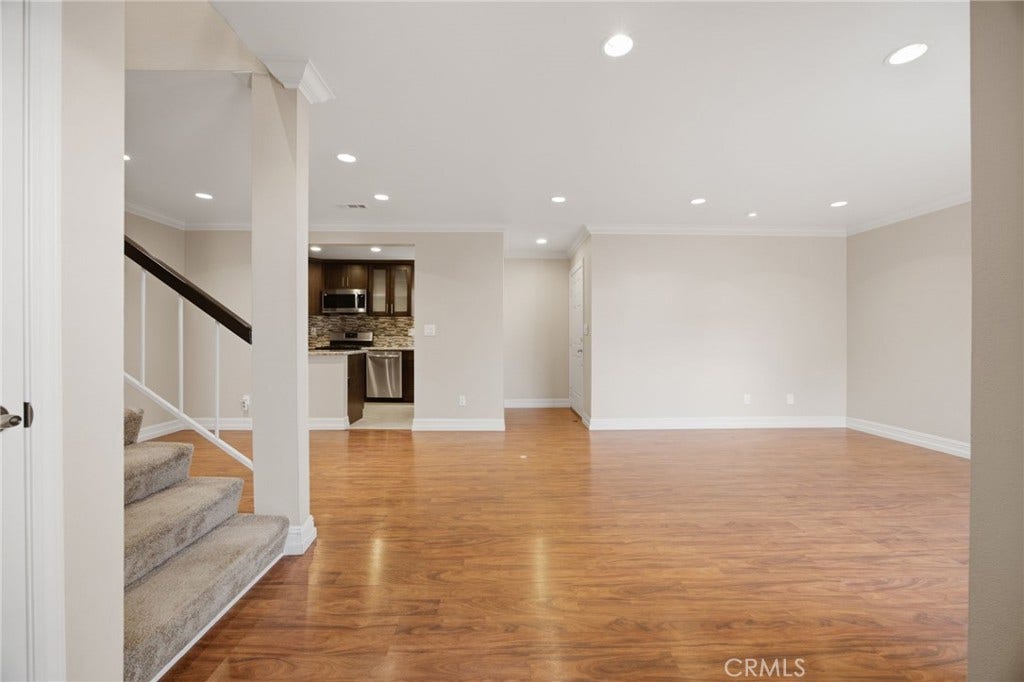 19208 Hamlin Street, #5, Reseda, CA 91335 19208 Hamlin Street, #5, Reseda, CA 91335