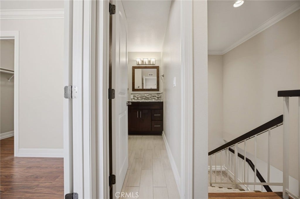 19208 Hamlin Street, #5, Reseda, CA 91335 19208 Hamlin Street, #5, Reseda, CA 91335