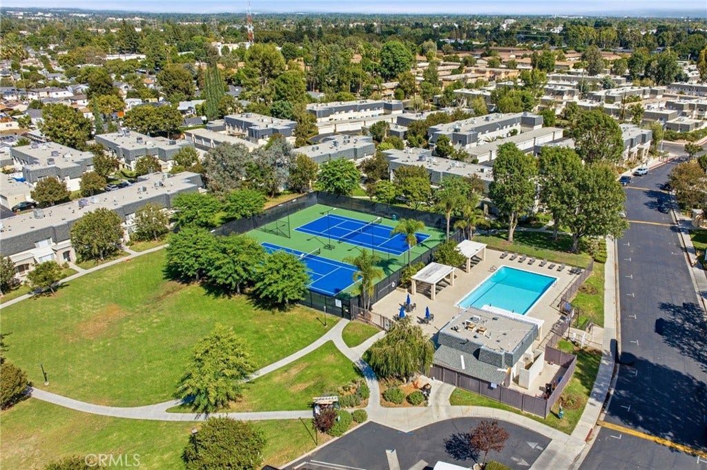 19208 Hamlin Street, #5, Reseda, CA 91335 19208 Hamlin Street, #5, Reseda, CA 91335