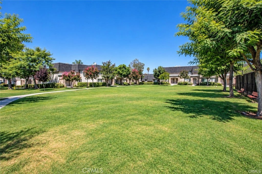 19208 Hamlin Street, #5, Reseda, CA 91335 19208 Hamlin Street, #5, Reseda, CA 91335